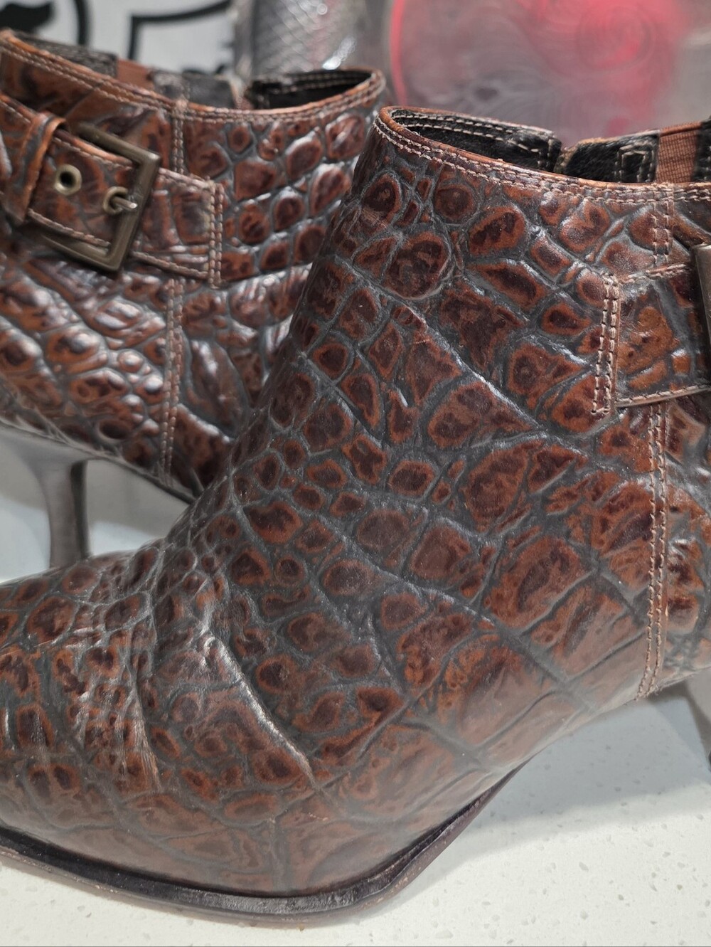 Donald J. Pliner VTG Brown Croc/Embossed Leather Kitten Heel Ankle Booties Sz 8